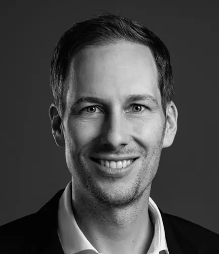 Headshot of Nils Schanz